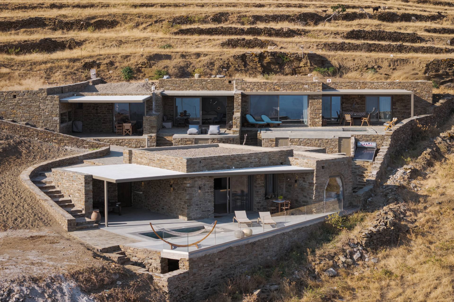 VivianSuites Exteriors 100